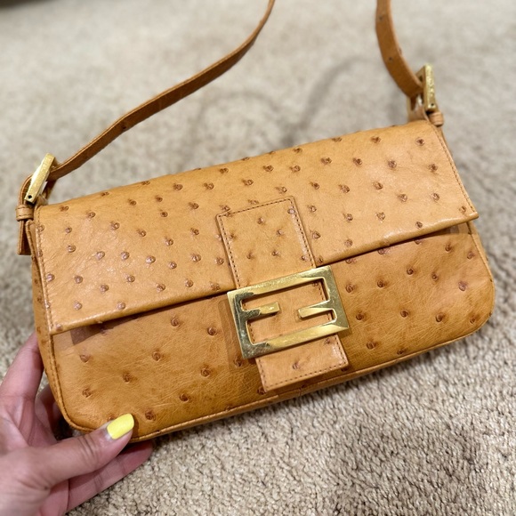 SOLD Fendi Baguette Ostrich Brown - Picture 3 of 17